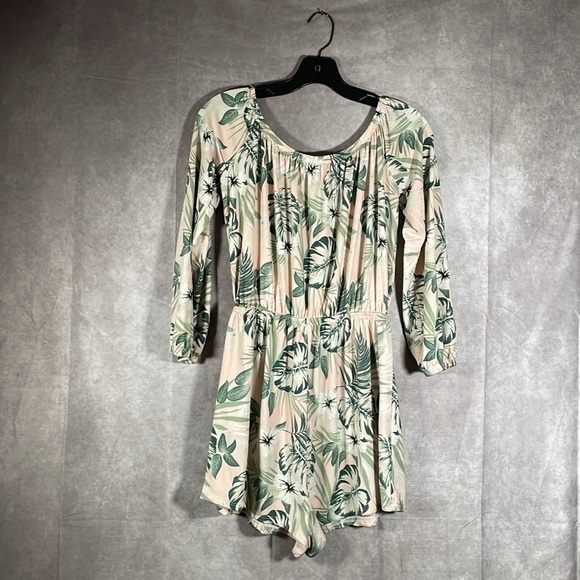 Ardene Basic Collection | Pink & Green Long Sleeve Tropical Floral Romper Large - Picture 6 of 10